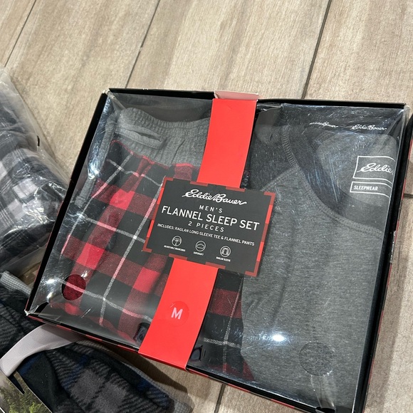 Set / bundle/ lot of 3 NWT men’s winter pajamas - size medium - Picture 6 of 7